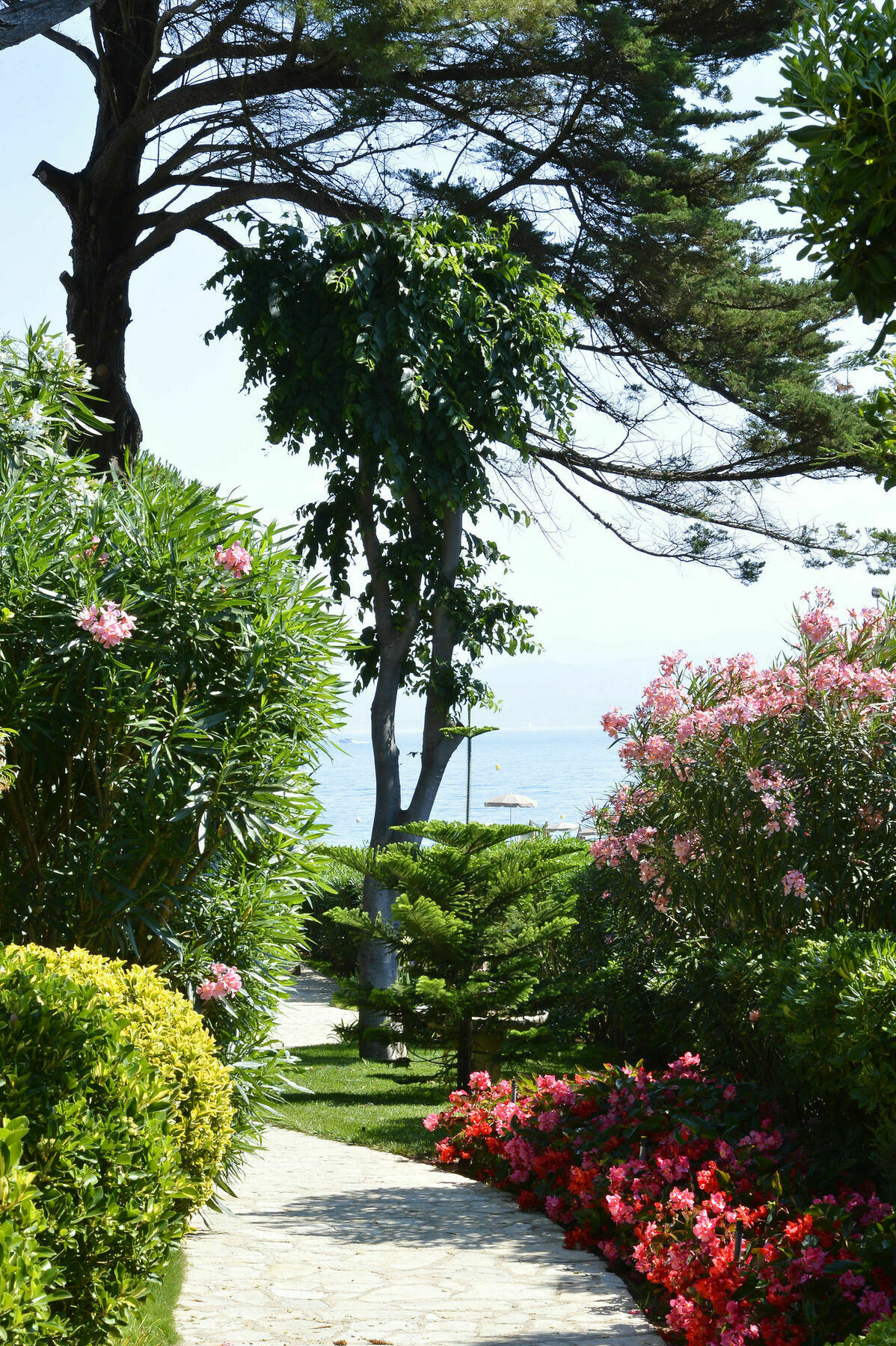 Hotel Imperial Garoupe Antibes Exterior foto